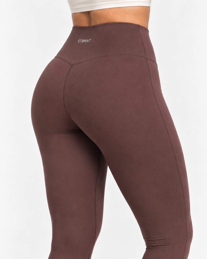 Brun träningsleggings för dam framifrån – ST8MNT