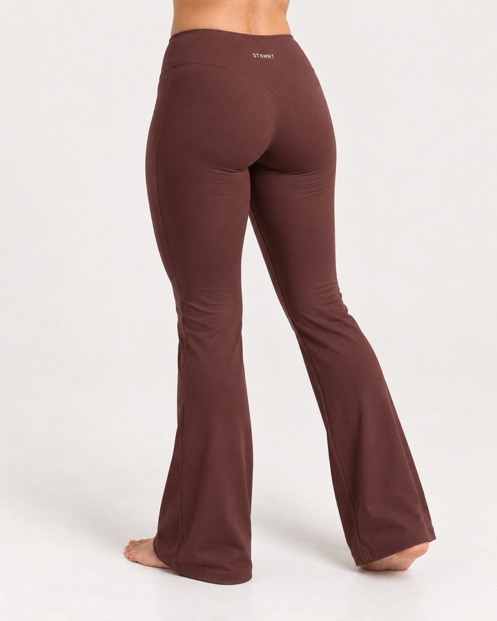Bruna wide leg-träningsbyxor för dam bakifrån – ST8MNT