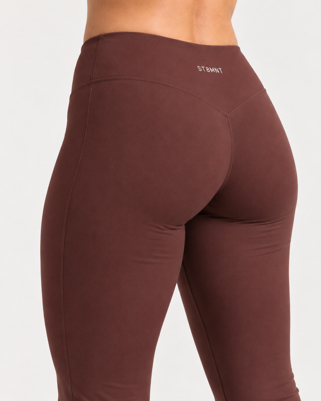 Bruna wide leg-träningsbyxor för dam bakifrån – ST8MNT