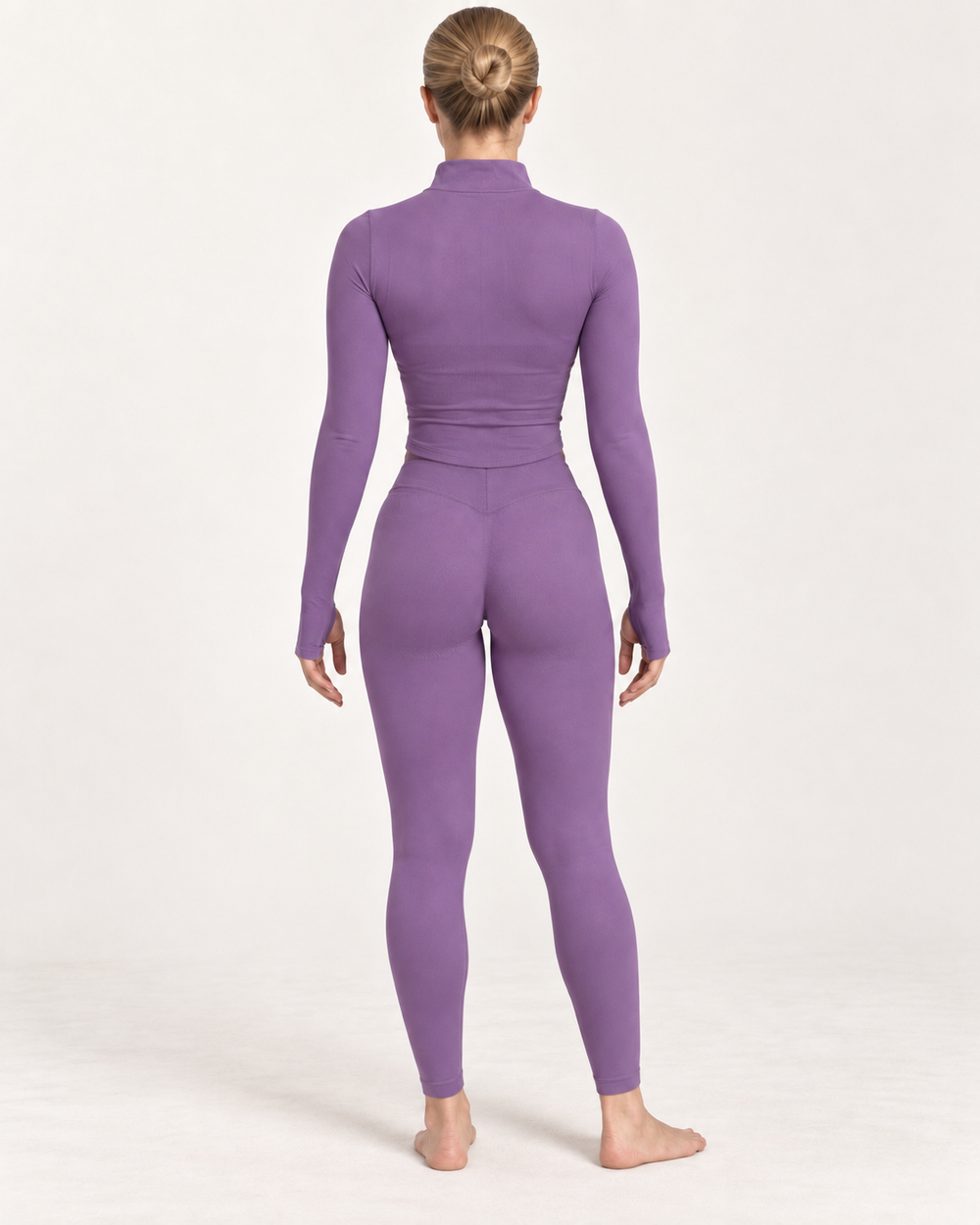 Violet träningsleggings för dam bakifrån – ST8MNT#farg_violet