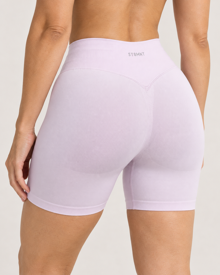 rosa träningsshorts för dam bakifrån – ST8MNT 